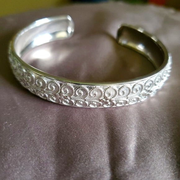 7.5 in Indian Swirl Designed Silver Plated Pure Solid Brass Bracelet - Picture 1 of 5